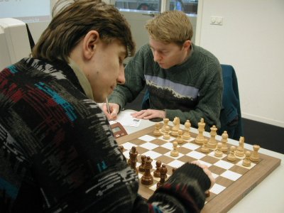 Evgeny Bareev and Mark Uniacke after HIARCS 1.e4 [5] [6]
